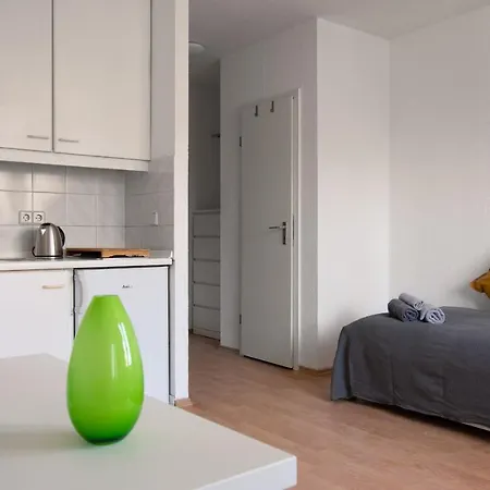 Wersten Nahe Uni & Uniklinik, Neue Mobel & Bad, Kochnische * Dusseldorf